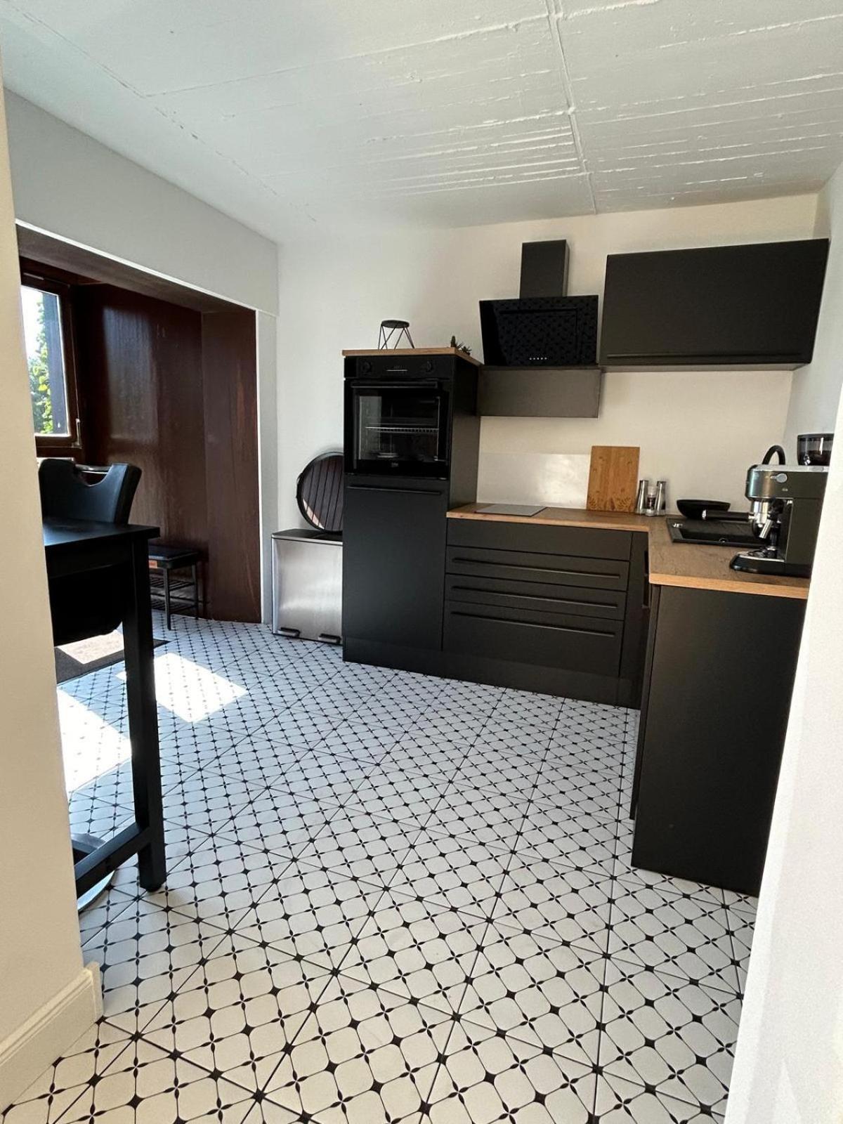Apartment Boardinghouse 44 *